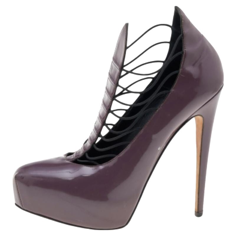 Brian Atwood Mauve Patent Leather Cage Platform Pumps Size 39 For Sale