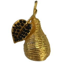 Hattie Carnegie Vintage Gold Pear Pin Brooch Faux Onyx Cabochon Embellishment