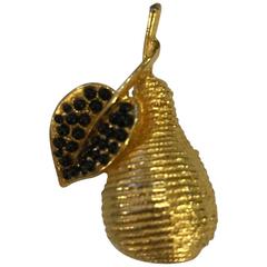 Hattie Carnegie Vintage Gold Pear Pin Brooch Faux Onyx Cabochon Embellishment 1