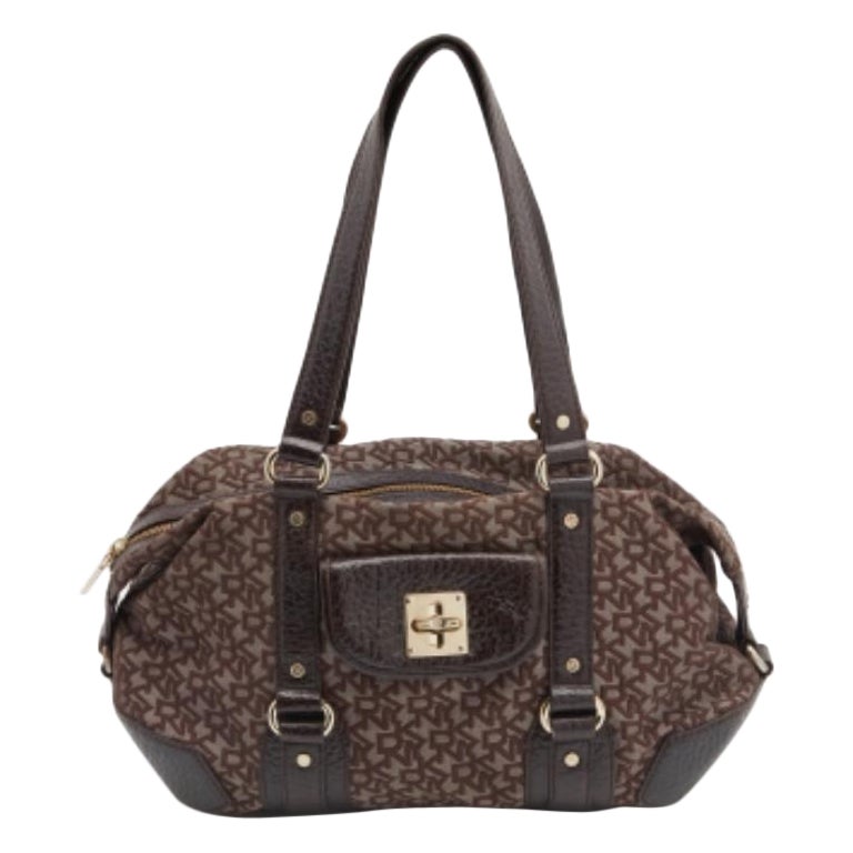 Satchel DKNY de lona y piel con monograma marrón oscuro
