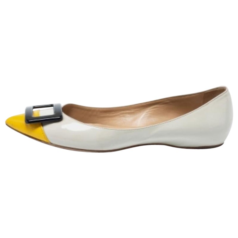 Roger Vivier Trompette en cuir verni tricolore Taille 36 en vente