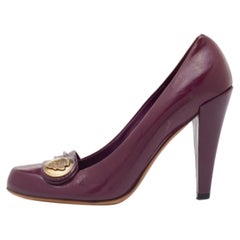 Bombas Gucci Hysteria de charol morado talla 39