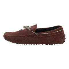 Mocassini con fiocco in pelle scamosciata borgogna di Tod's taglia 42
