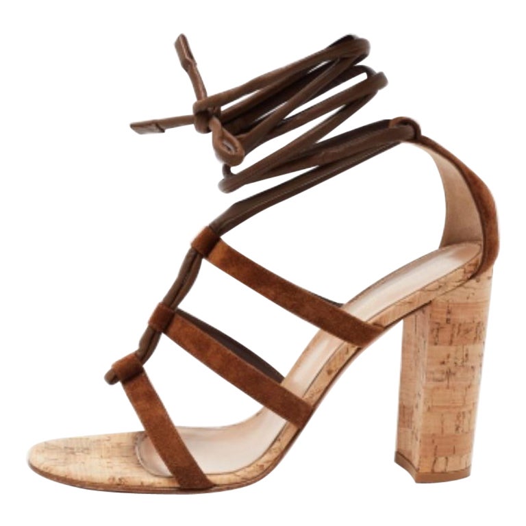 Gianvito Rossi Sandali Cayman in pelle e camoscio marrone taglia 41 in vendita