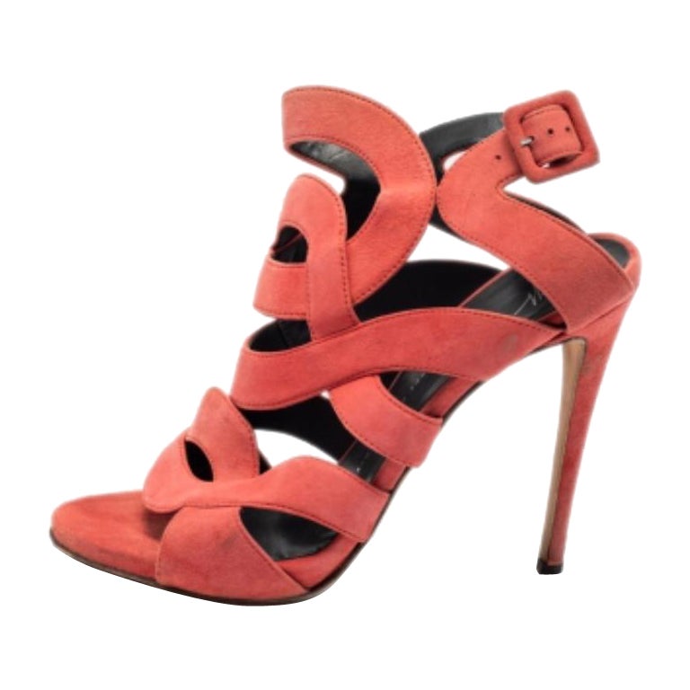 Giuseppe Zanotti Sandalias de ante rosa coral recortadas tamaño 40 en venta