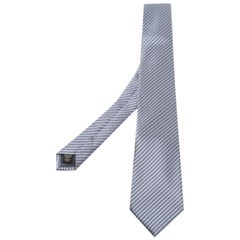 Cravatta in seta a righe blu e grigie di Ermenegildo Zegna