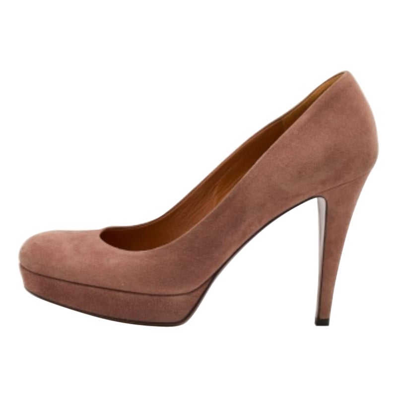 Gucci Pink Suede Round Toe Pumps Size 40