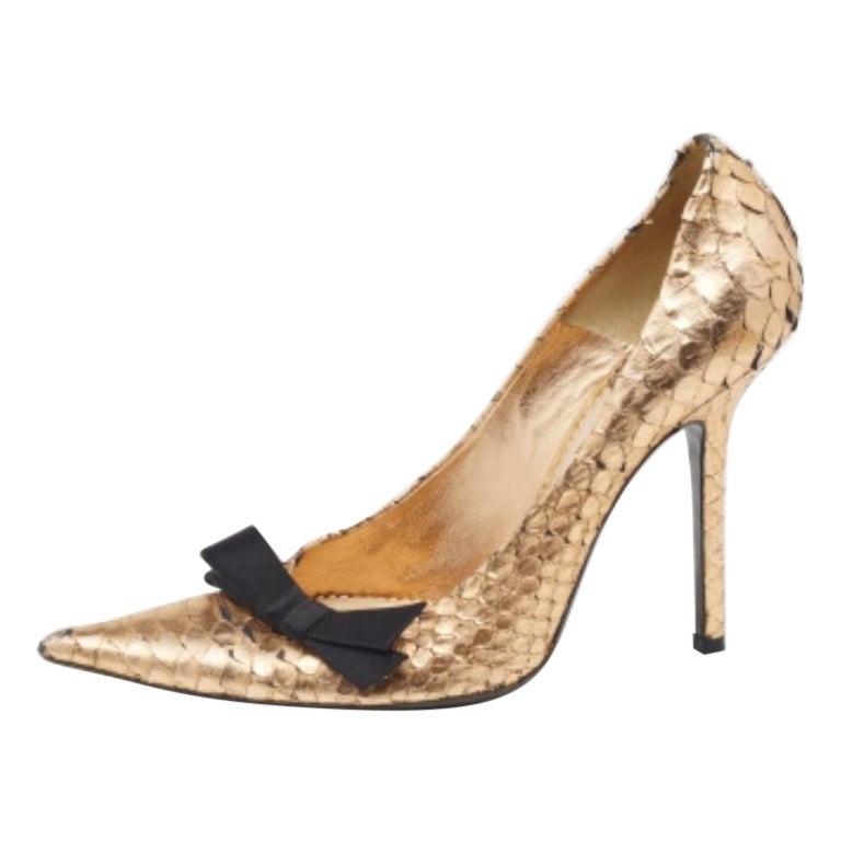 Chloe Metallic Gold Python Leather Bow Detail Pointed Toe Pumps Size 38.5 For Sale