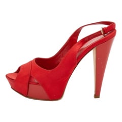 Sergio Rossi Sandalias de satén rojo con puntera abierta y plataforma Slingback talla 40