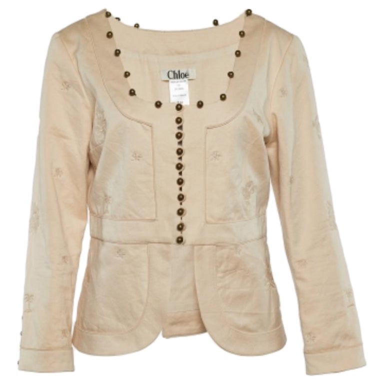 Chloe - Top beige in cotone ricamato con bottoni L in vendita