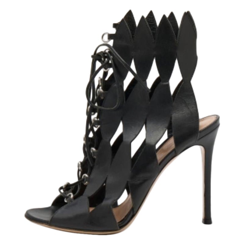 Gianvito Rossi Black Cutout Leather Lace Up Ankle Booties Taglia 37