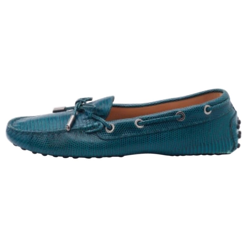 Tod's - Mocassins à enfiler en cuir avec nœud en forme de lézard - Bleu sarcelle - Taille 37,5 en vente