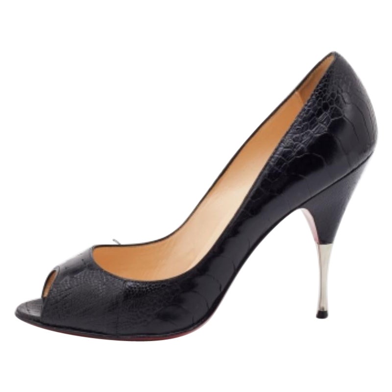 Christian Louboutin Yotruche Peep Toe Pumps en cuir de patte d'autruche noir Taille 40.5 en vente