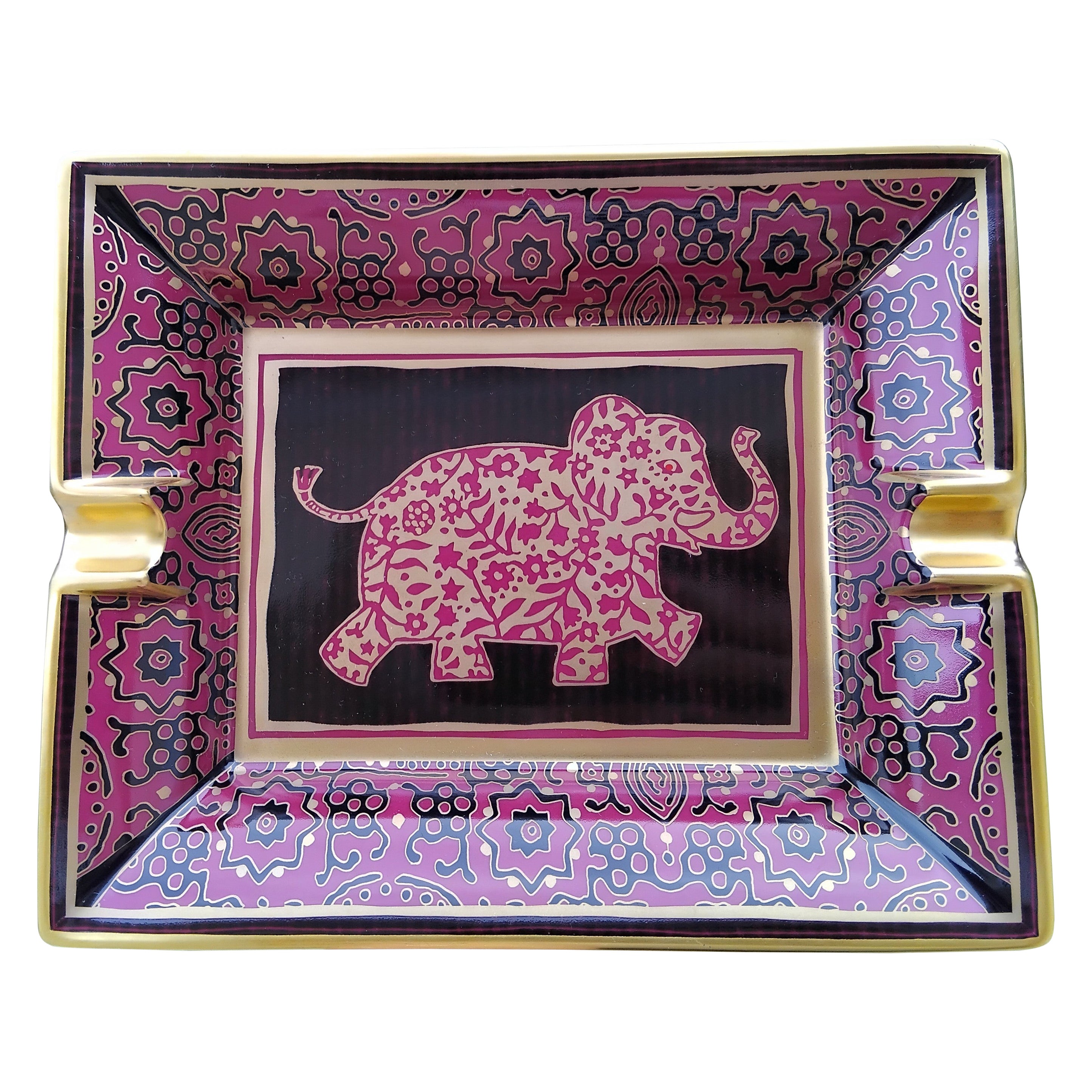Hermès Baby Elephant Cigar Ashtray Change Tray Porcelain Gold For Sale