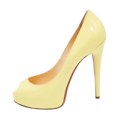 Christian Louboutin Bombas de plataforma con puntera abierta de charol Very Prive Talla 37