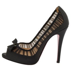 Christian Louboutin Negro Satén y Tela Angelique Bow Peep Toe Bombas Tamaño 36.5