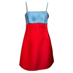 Versace F/W 1996 Mini Vestido de Satén Rojo y Azul Colorblock con Tirantes de Cristal con Logotipo