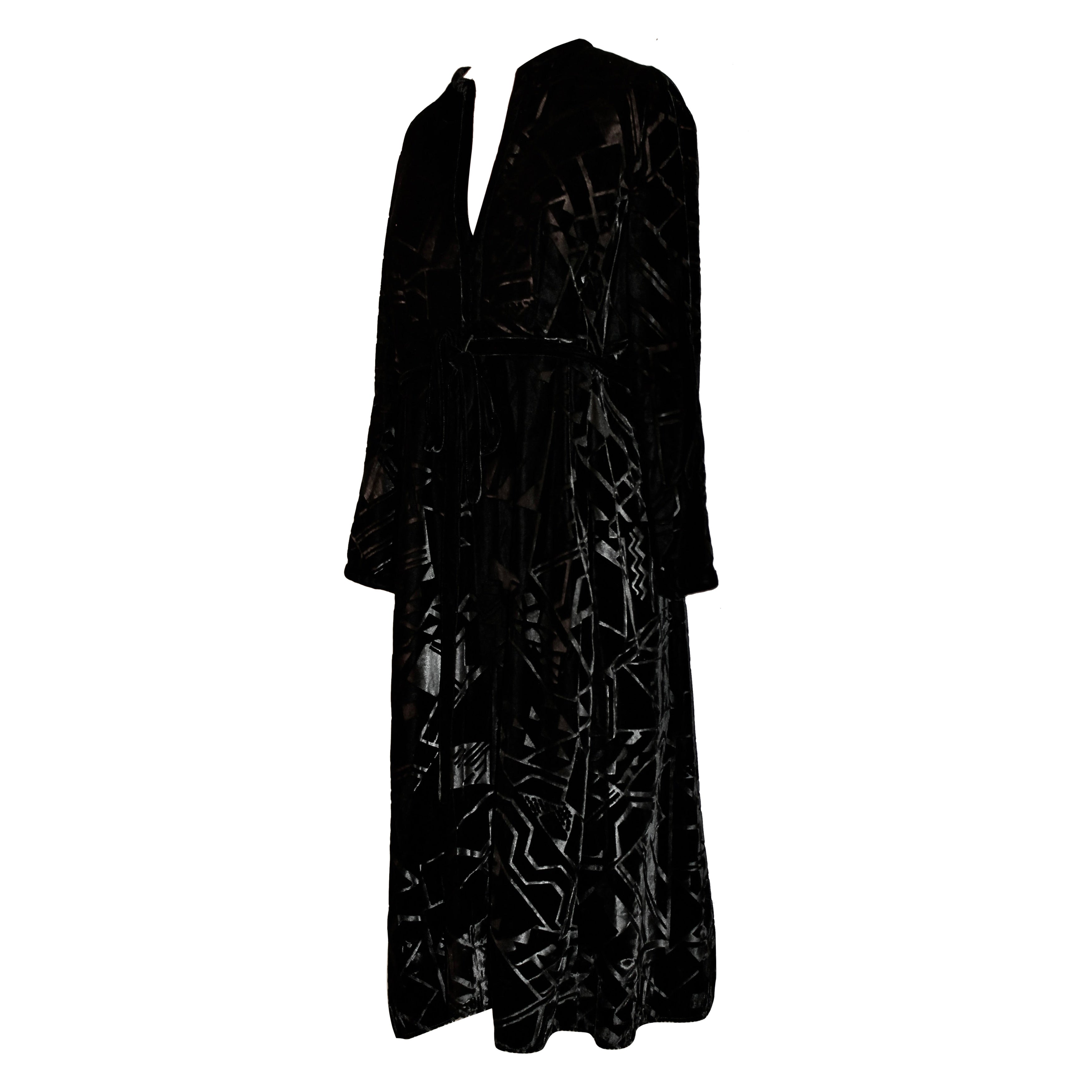 Schwarzes Abendkleid aus gefüttertem Samt im Art Deco-Stil von Sonia Delaunay, Levine & Smith im Angebot