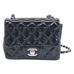 Chanel Classic Flap Mini Square Bolso de piel de cordero charol negro 2014