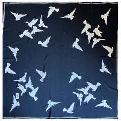 Yves Saint Laurent YSL Sciarpa di seta con uccello nero