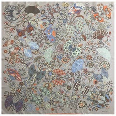 Sciarpa di seta Hermès "Fleurs Et Papillons De Tissus" 2013
