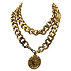 Chanel Collana/Ciondolo a forma di moneta in oro 1990