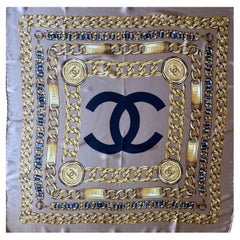 Sciarpa di seta a catena grigia Chanel
