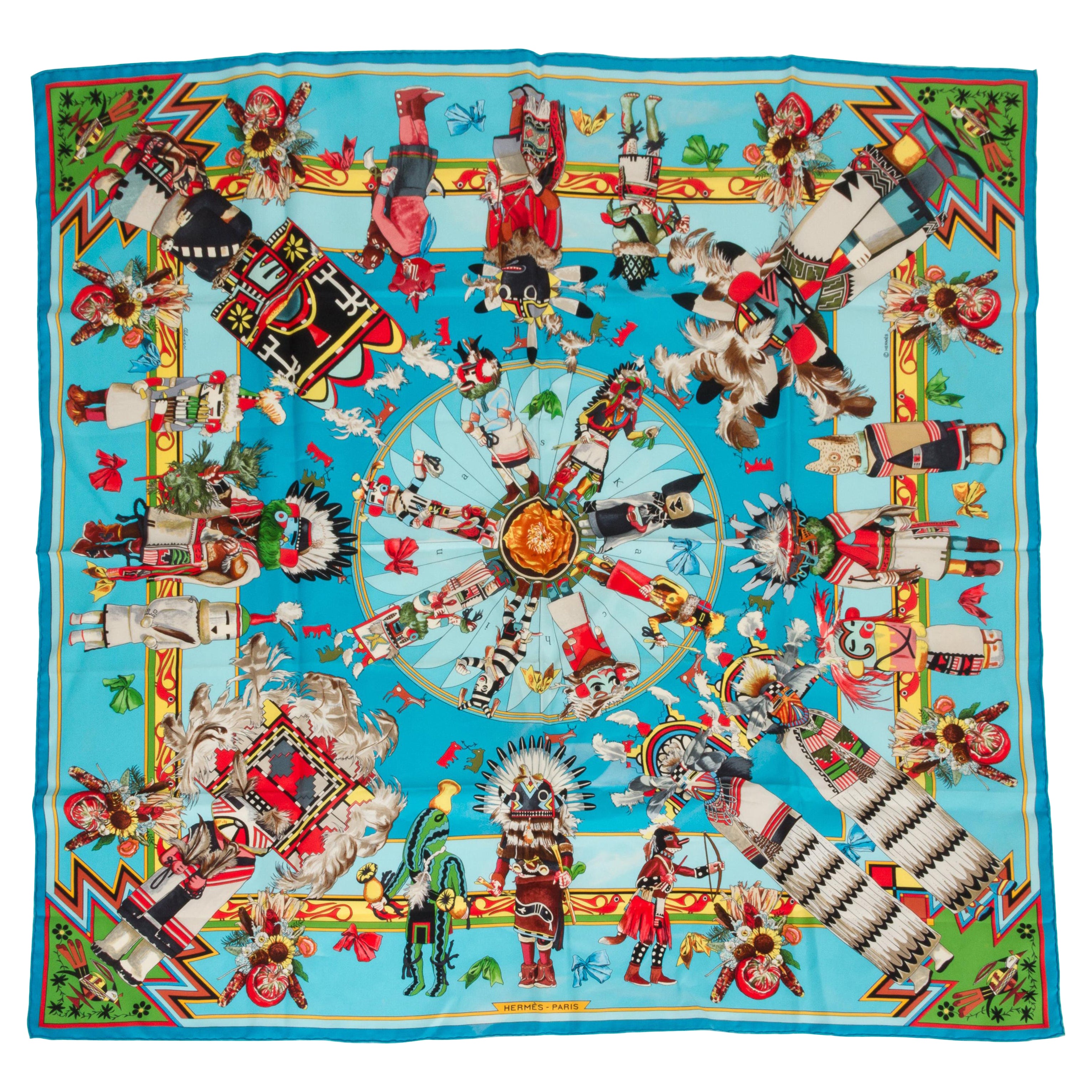 Écharpe en soie turquoise Kachinas d'Hermès Mint Condition en vente