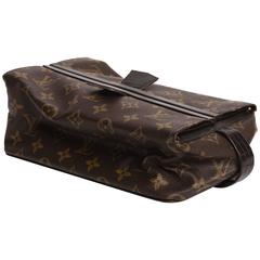 Louis Vuitton Damier Graphite Toiletry Pouch Dopp Kit 2JLV105 For Sale at  1stDibs