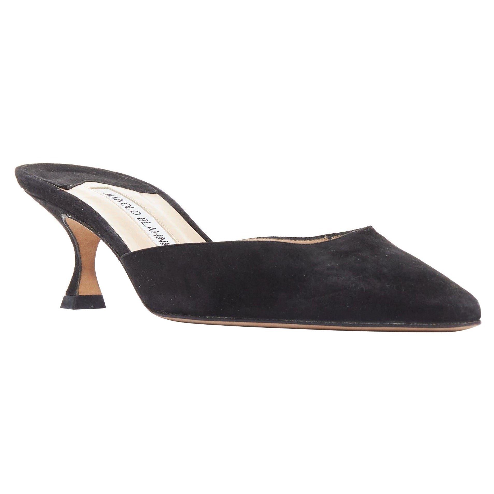 MANOLO BLAHNIK mules en cuir velours noir à bouts pointus et à bobines basses EU36