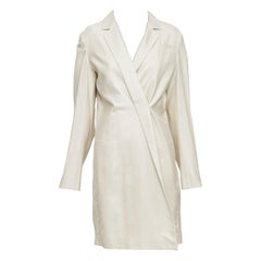 JIL SANDER cremefarbener, minimalistischer, asymmetrischer, langer Mantel aus Seidenmischung mit Wickeloptik FR38 M