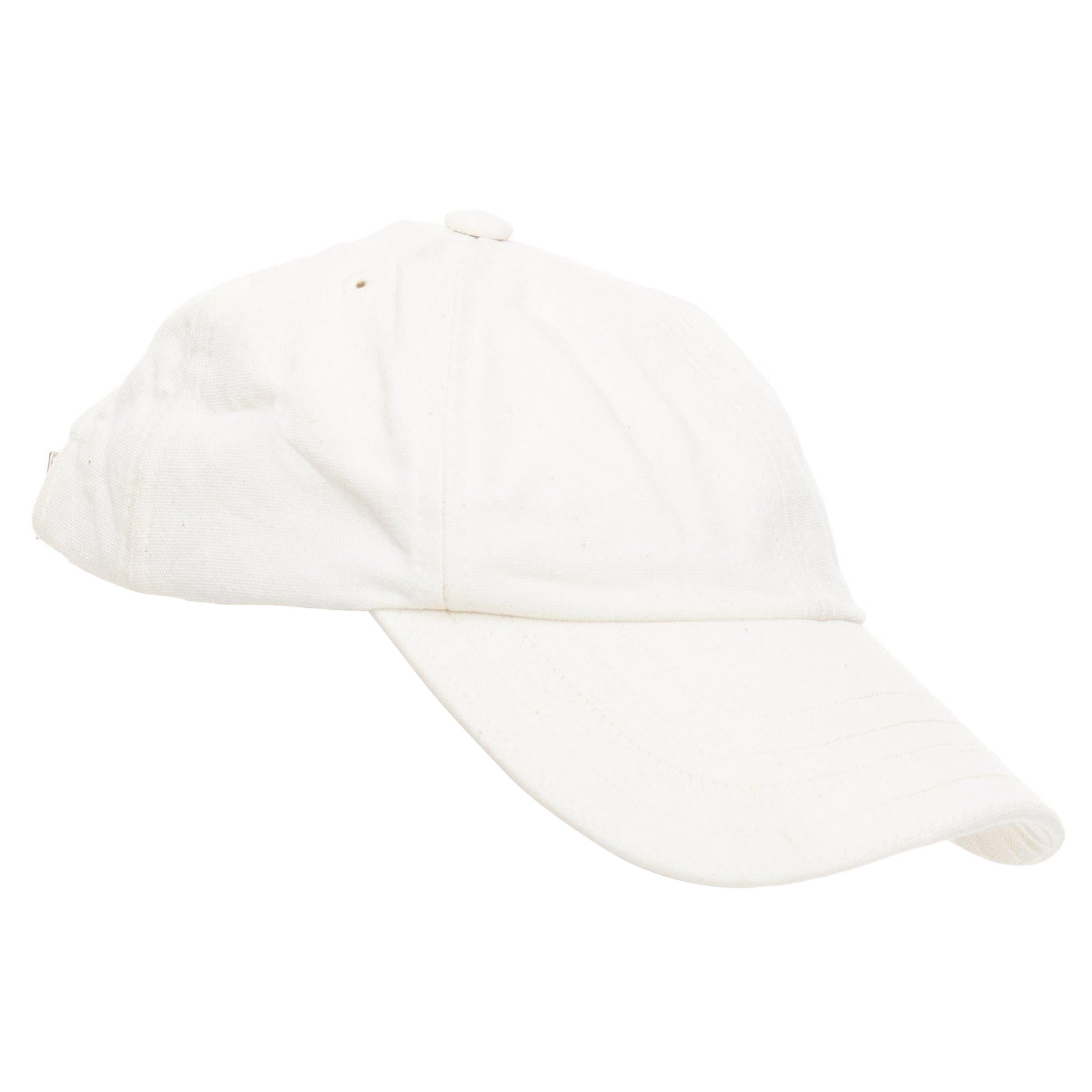 JACQUEMUS cremefarbene Baumwolle weiß gesticktes Logo Baseballkappe Hut 56cm im Angebot