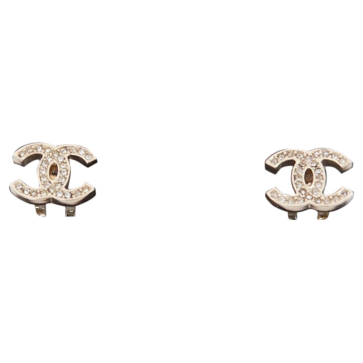 Chanel in argento con pave di cristallo logo CC clip per telefono Set di due in vendita