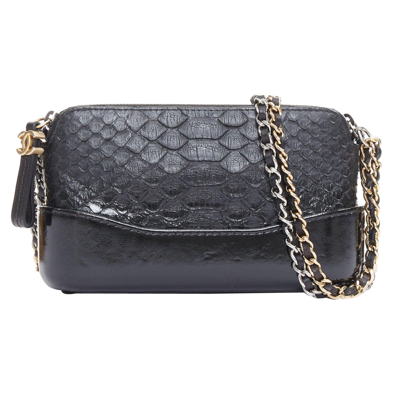 Chanel Mini Gabrielle in pelle squamata con finiture in vernice doppia CC WOC in vendita