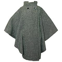 Vintage Black and White Wool Tweed Cape Coat with Funnel Neck Size 8 1970s 7