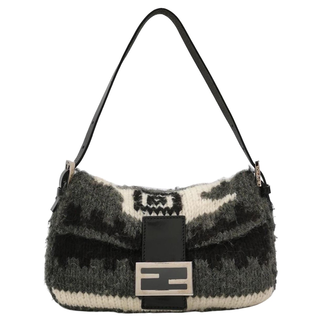 Borsa Baguette di Fendi Borsa a tracolla in maglia di lana grigia e bianca in vendita