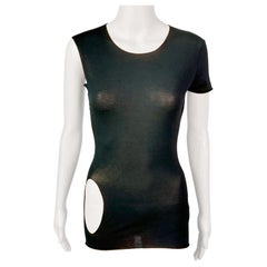 Gucci by Tom Ford per la P/E 2001: ritaglio della passerella e micro-abito trasparente, T-Shirt Crop Top