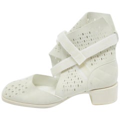 Chanel, stivaletti in pelle scamosciata grigia taglia 37