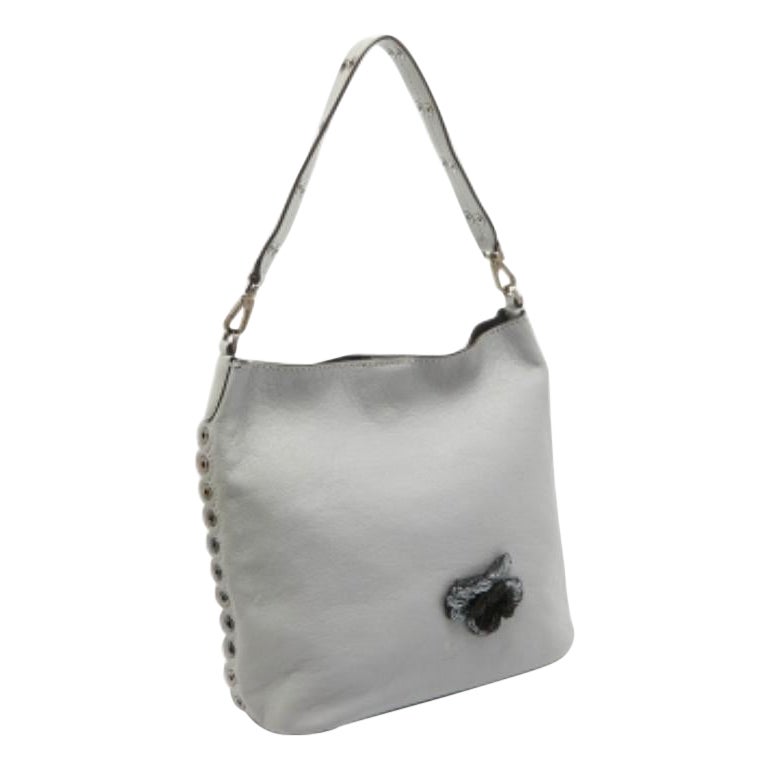 Kate Spade Borsa a secchiello Libby di Atlantic Avenue in pelle grigia con applicazioni floreali