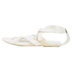 Hermes Sandales plates à brides en cuir et tissu blanc Taille 38.5
