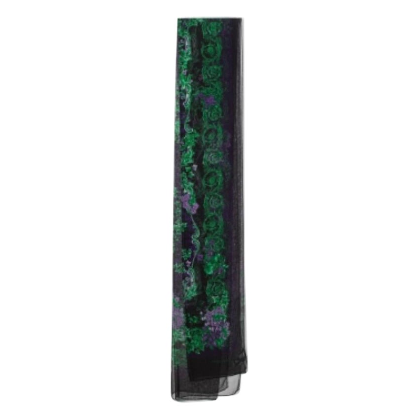 Stola in seta con stampa floreale nera e viola di Versace in vendita