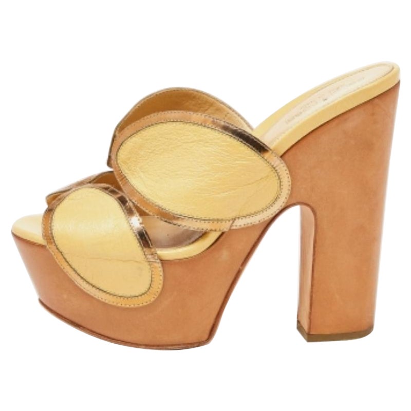 Sergio Rossi Sandalias de piel amarilla con plataforma de madera talla 38