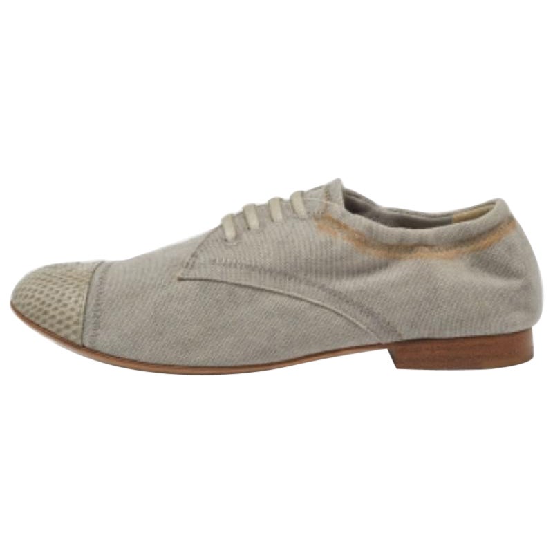 Chanel, tela grigia e pelle di serpente CAP Toe Slip On Derby Taglia 36 in vendita