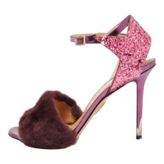 Charlotte Olympia Sandali con cinturino alla caviglia Caress Me in pelliccia e glitter tricolore misura 41