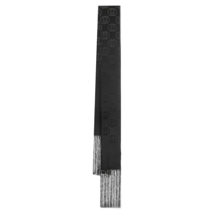 Étole frangée en soie à motif GG de Gucci, noir en vente