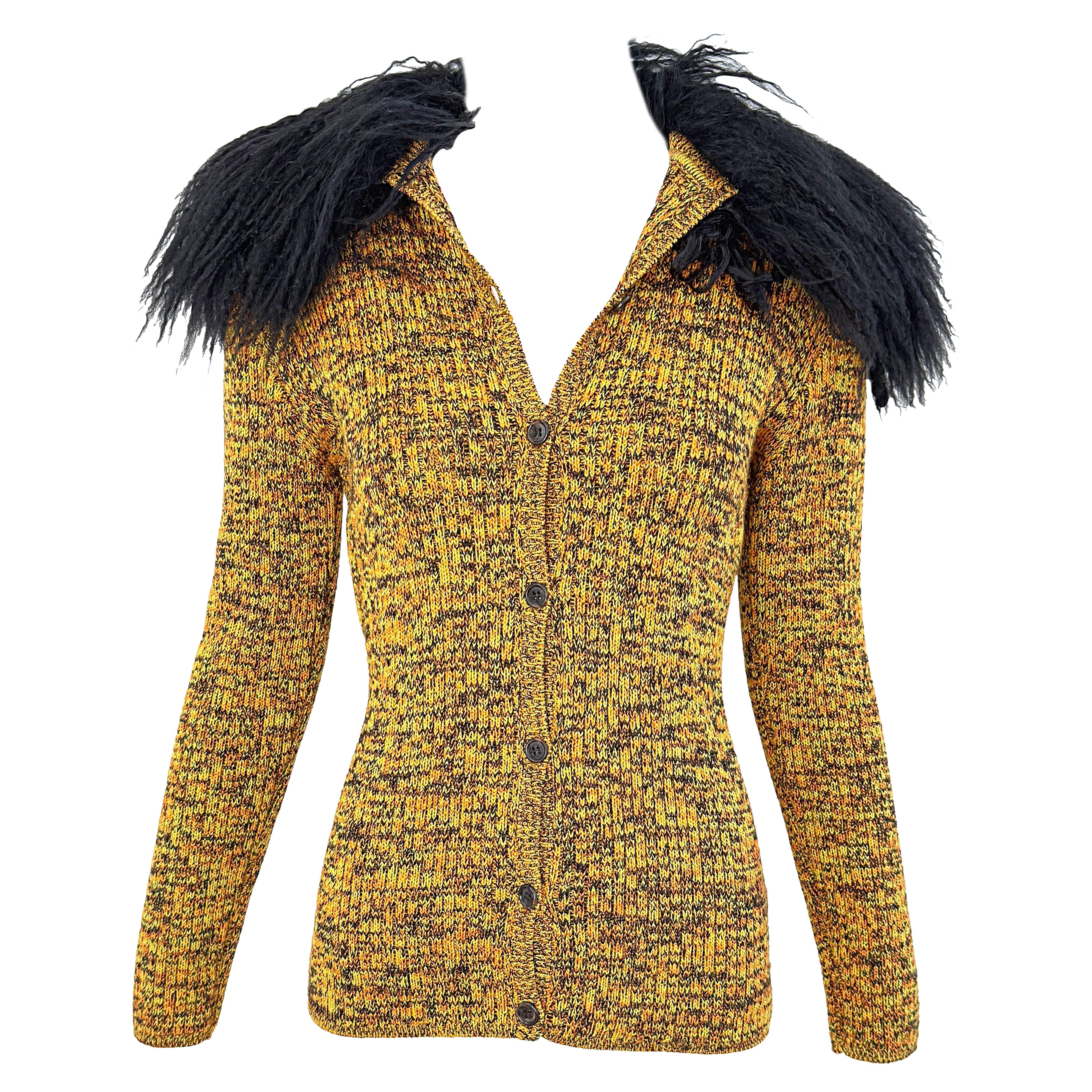 Chaqueta de punto Yves Saint Laurent de los años 70 Cuello de piel de mongol Mohair suave YSL de los años 70 en venta