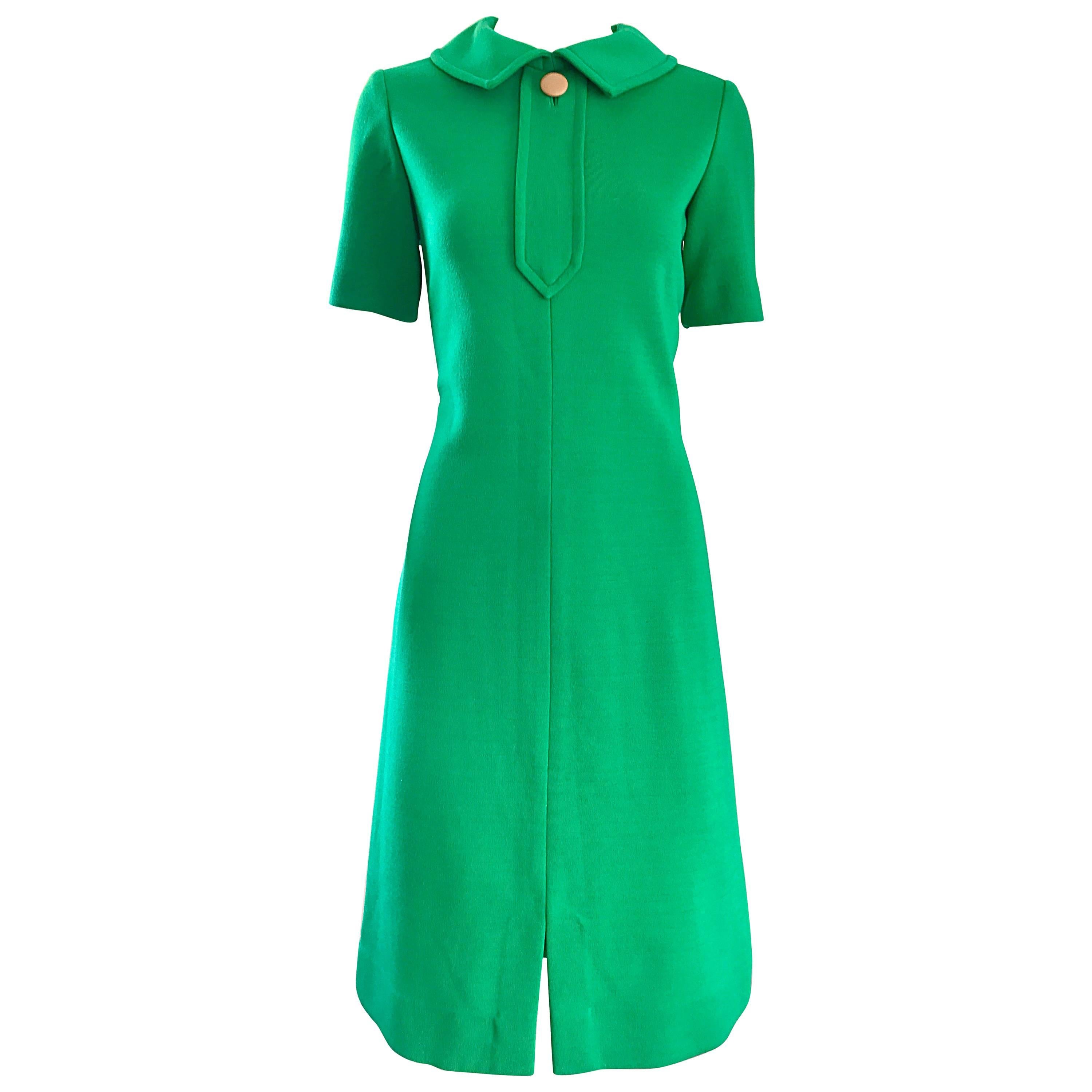 1960s Kelly Green Virgin Wool Knit 60s Vintage Mod Short Sleeve Shift Dress  For Sale