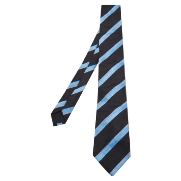 Boss By Hugo Boss - Cravatta in seta jacquard a strisce blu e nere in vendita