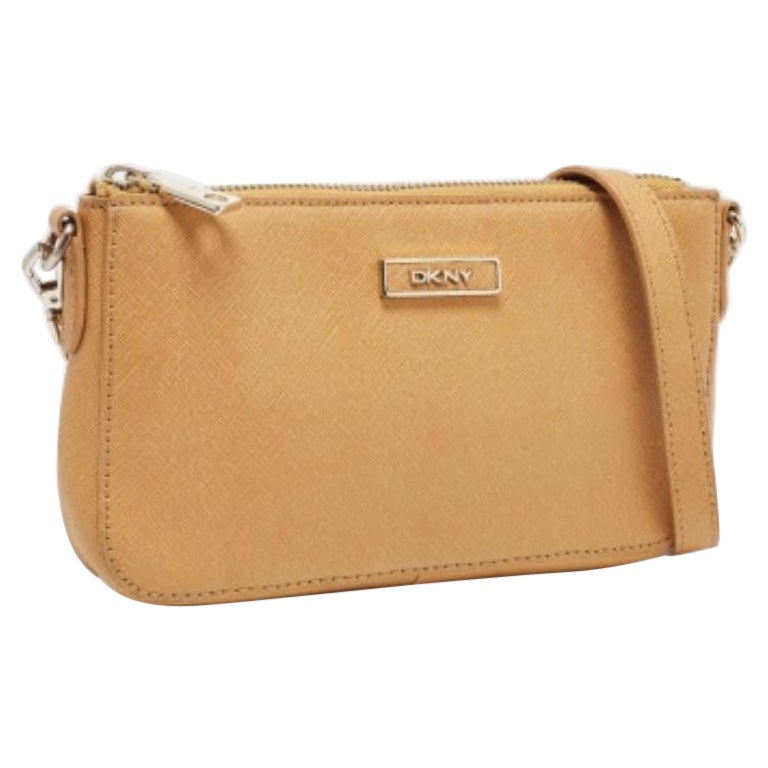 DKNY Borsa a tracolla Bryant Park in pelle saffiano Tan