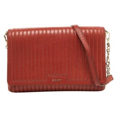 Bolso con solapa Gansevoort de piel acolchada marrón Brique de DKNY